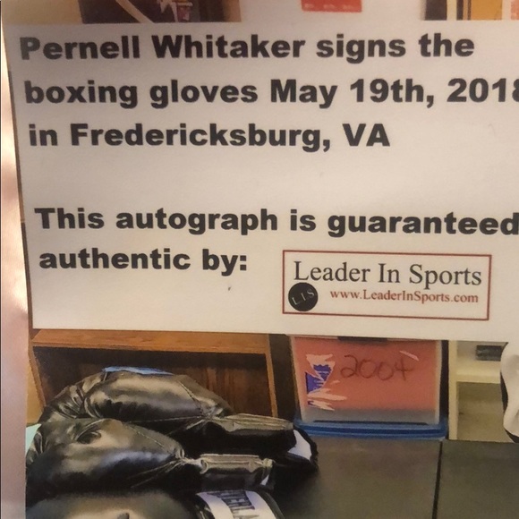 Pernell Whitaker (RIP)  Autographed Glove - Picture 3 of 3